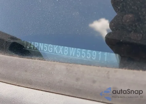 2011 Jeep Liberty Limited Edition from USA, damaged, VIN 1J4PN5GKXBW555911